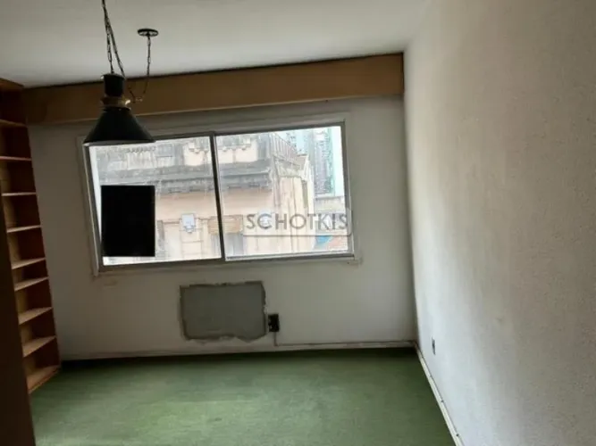 IMOBILIÁRIA SCHOTKIS VENDE APARTAMENTO DE 01 DORMITÓRIO DESOCUPADO PODENDO SER SALA COMERC