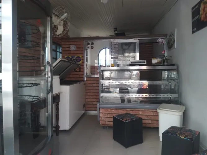 OPORTUNIDADE - CASA DE ASSADOS COMPLETA PARA REPASSAR O PONTO