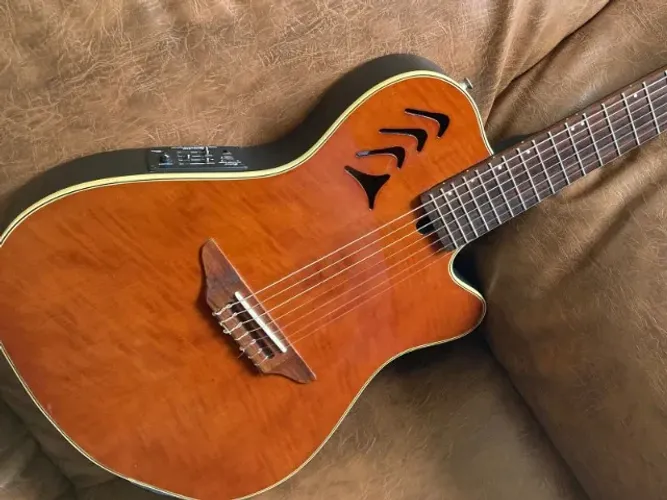 Descontão! Nylon 7 Cordas Semi Acústico Ativo Super Flat Cutaway Natural Fosco: 7-VN