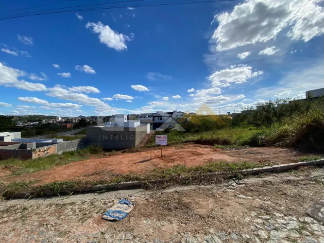 Terreno à Venda no Bairro Fabio Notini em Divinópolis MG.
