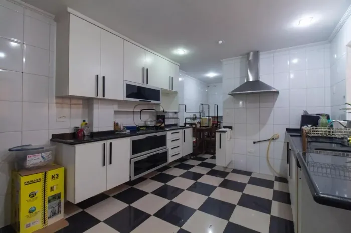 Venda e Locação · 4 dormitórios no Casa
