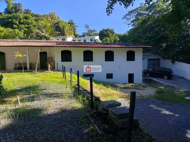 Casa ampla com terreno com 2.200 Metros quadrados em Sitio dos Pintos.