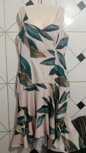 Vestido midi bege