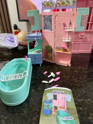 Banheiro Barbie All Around Home anos 2000