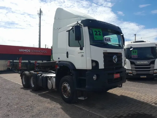 Volkswagen 33.460 33.460 Constellation 6x4 2p (diesel)(E5) 2021/2022 Vamos Seminovos Regen
