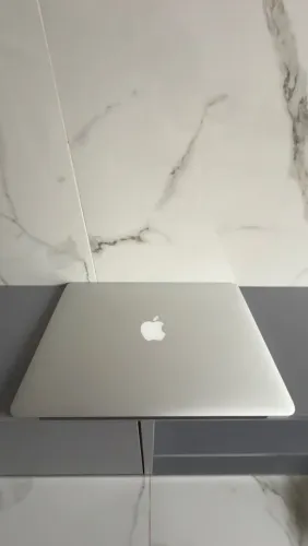MacBook Air 13 128 GB A1466 i5 8GB SSD