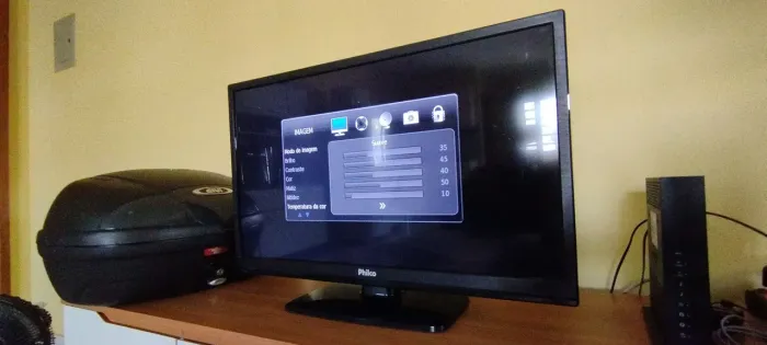 TV Philco LED 32 com defeito