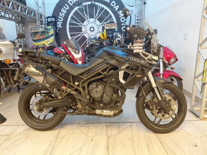 Triumph Tiger 800 XRT. COWBOY BIKES MOTORS 