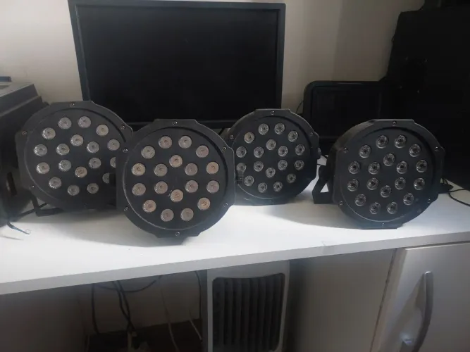 Canhão refletor 18 led strobo