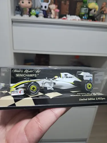 Miniatura Minichamps 1:43 Brawn GP BGP 001 Jenson Button GP Bahrein 2009