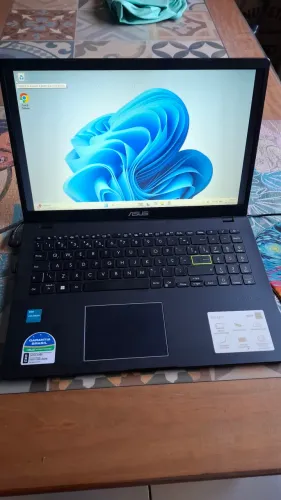 Notebook ASUS Vivobook Go 15 | Windows Original | Estado de Novo | Pouco Us