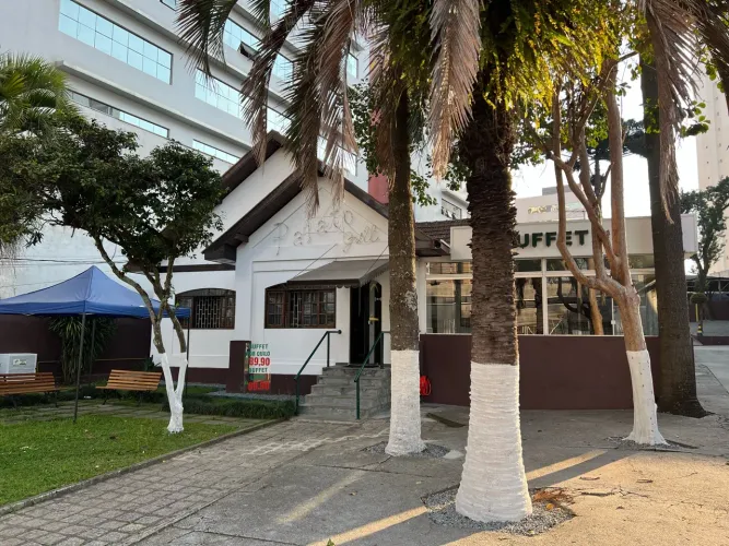 Auxiliar para salão de restaurante