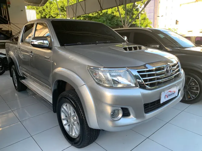 Toyota Hilux CD SRV D4-d 4X4 3.0 TDI Diesel AUT 2012