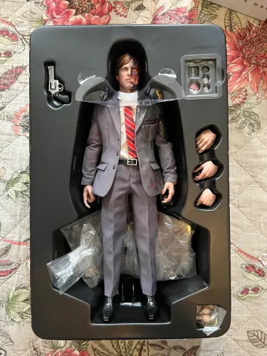 Duas-Caras Two-Face Hot Toys (v2)