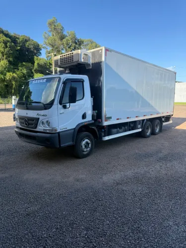 Acelo 1316 com baú frigorífico