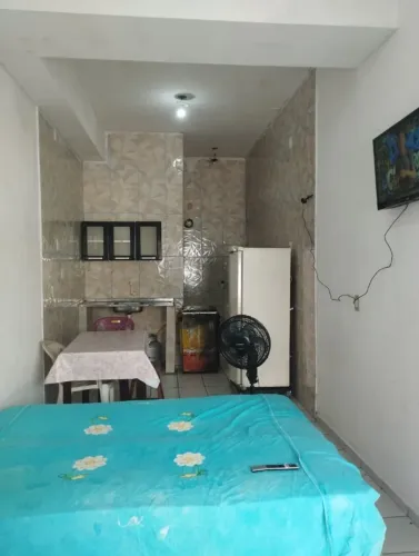 Quitinete mobiliada no bairro Santa Clara, excelente localização, perto de tudo.