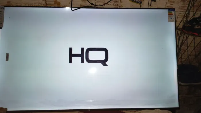Vendo uma TV smartt HQ de 65 polegadas Nova