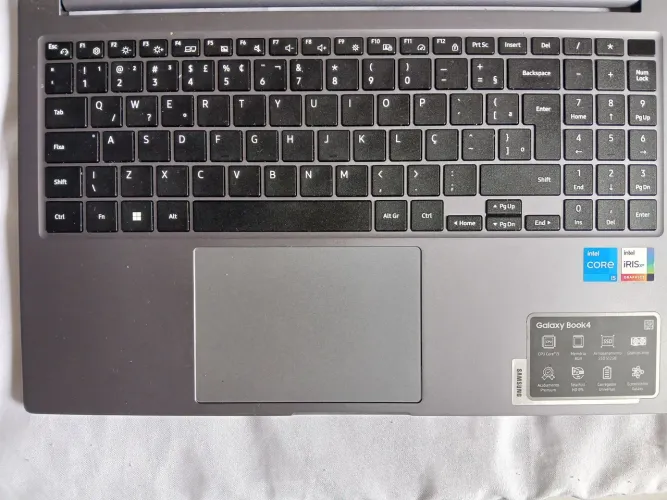 SANSUNG GALAXY BOOK 4