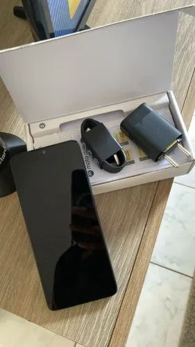 MOTO G 06 NA CAIXA