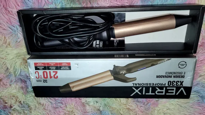 Baby liss, semi novo, usado 2x. Entrego na estação. 