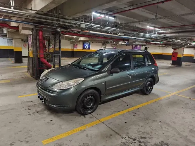 Peugeot 207 SW XR 1.4 Flex 8V 5P 2012