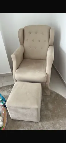 Poltrona de amamentação 