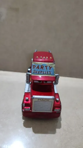 Disney Pixar Cars Caminhao Jocko Flocko Mack Matel