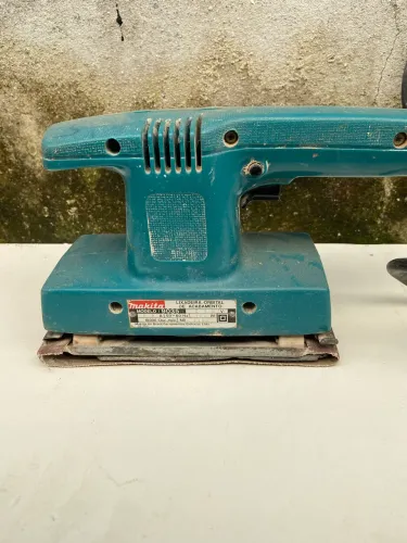 Lixadeira makita 220 v