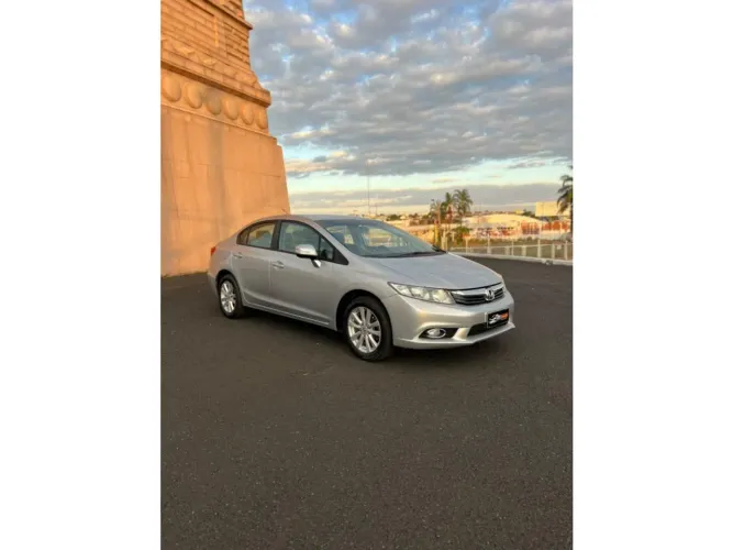 Honda Civic Sedan LXR 2.0 Flexone 16V Aut. 4P 2014