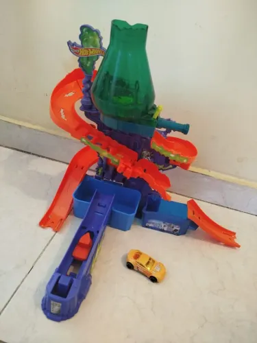 Pista Hotwheels - Laboratório Científico