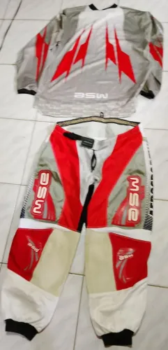Conjunto de trilha original ASW 