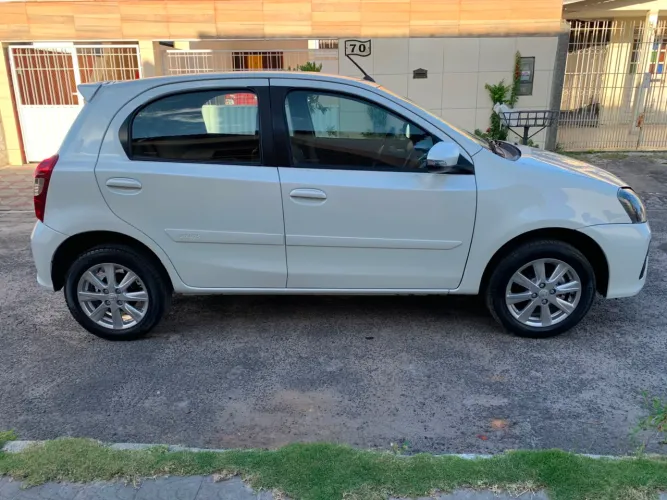 Toyota Etios X Plus 1.5 Flex 16V 5P Aut. 2021