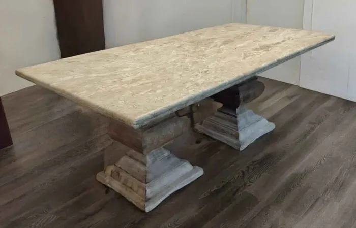 Mesa de mármore