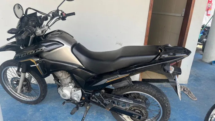 2 moto top uma Bros e fan temos mas 