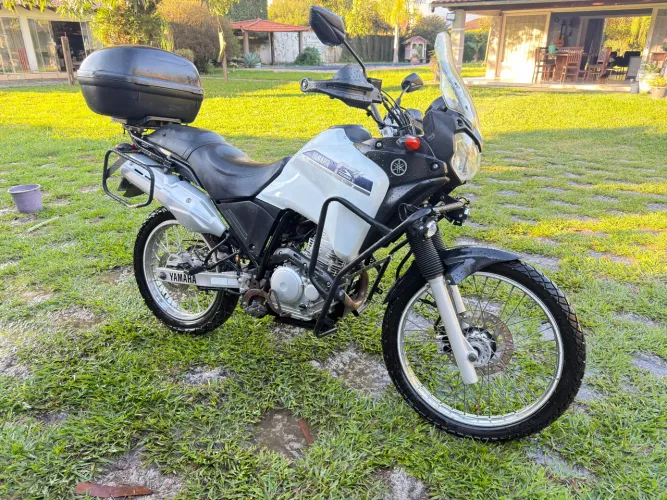 Moto Tenere 250 muito nova