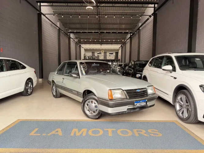 Chevrolet Monza 1989