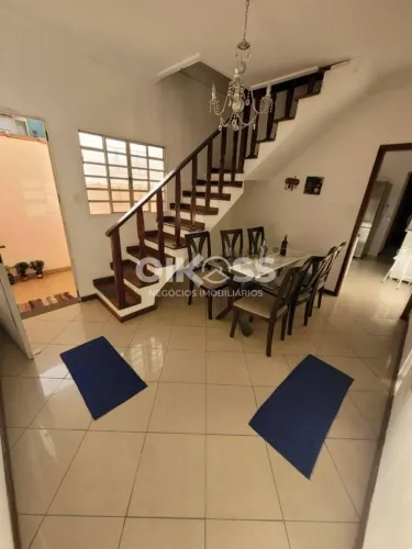 Sobrado com 4 dormitórios à venda, 182 m² por R$ 636.000,00 - Residencial União - São José