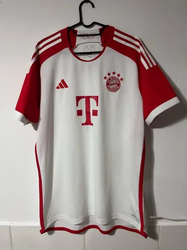 CAMISA DE FUTEBOL BAYERN DE MUNIQUE 23/24