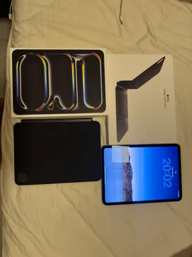 iPad Pro M5 (kit com Magic Keyboard)