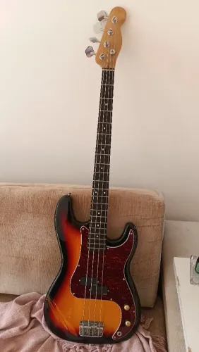 Baixo Precision PHX c/ EMG
