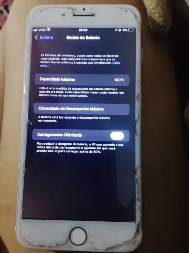 iPhone 7plus com um trinco embaixo célula todo ok