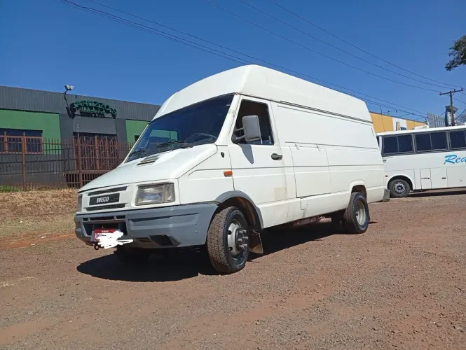 Iveco Daily Furgão Longo 49.1 8V2 2.8 120cv Diesel Mec. 1998