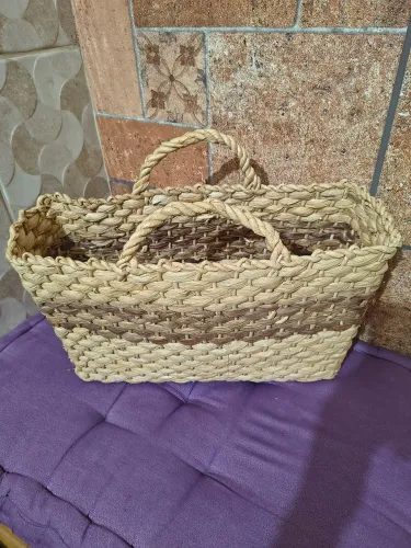 Bolsa de palha semi nova