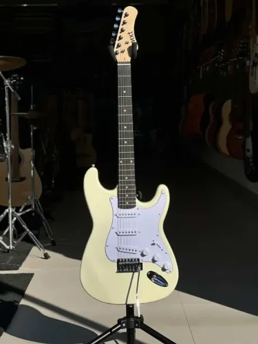 Guitarra MXT stratocaster