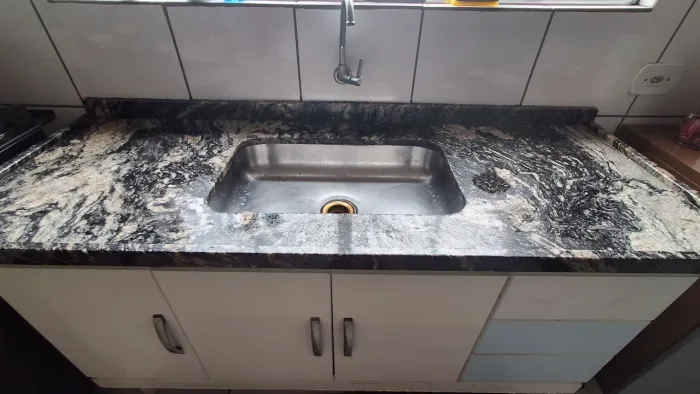Pia de granito 1,50m com cuba inox + gabinete