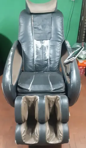 Cadeira de massagem elétrica usada