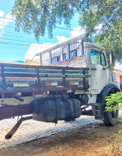 CAMINHÃO MERCEDES-BENZ L 147 CV
