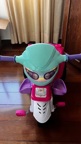 Triciclo Carrinho Motinha para Passeio com Empurrador Rosa Menina Com Pedal Haste