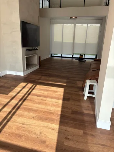 Piso laminado , Vinilico , Rodapé 
