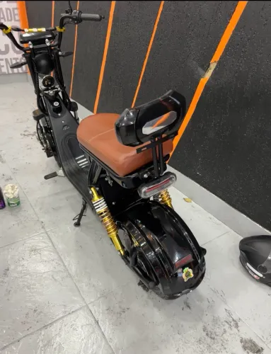 Scooter Elétrica X11 2000w em excelente estado e conservação